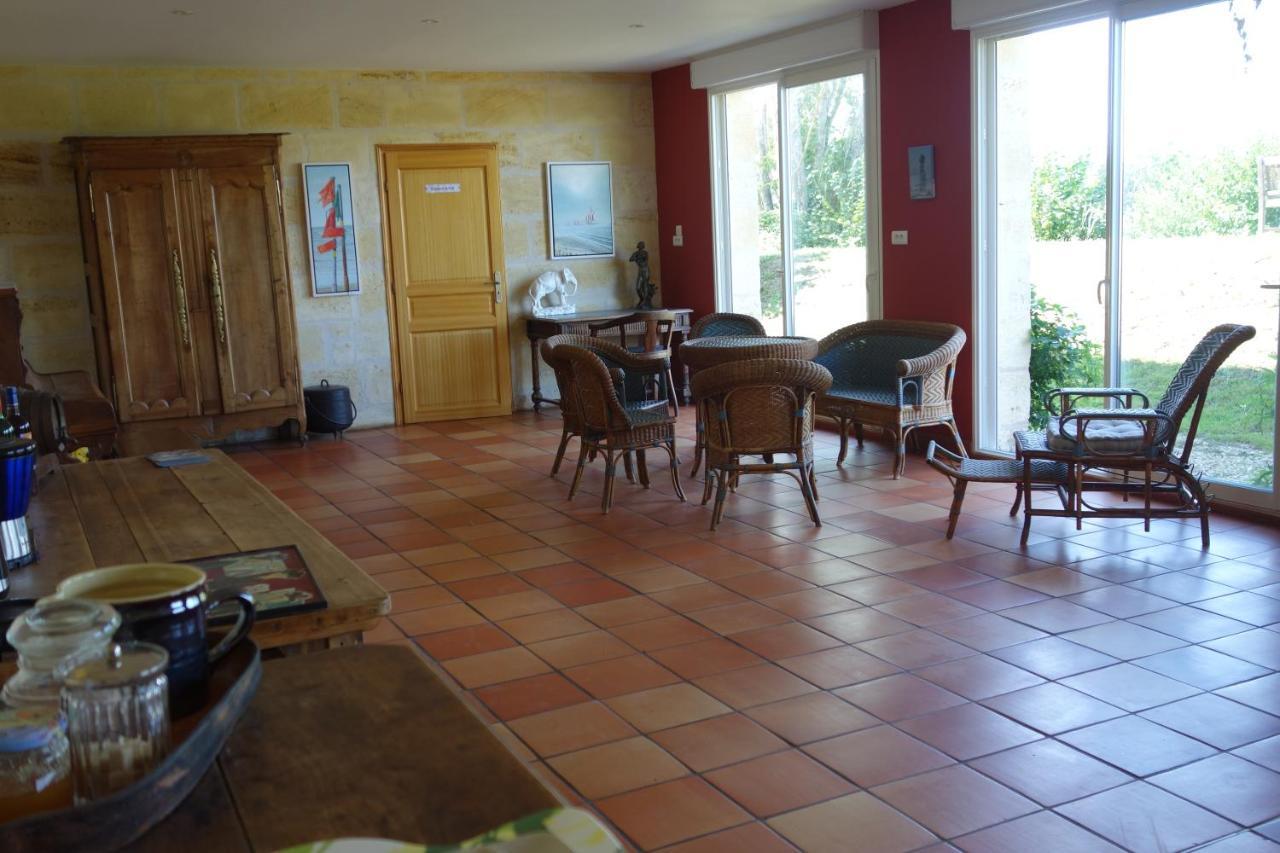 Chateau D'Esther Hotel Saint-Loubès Екстериор снимка